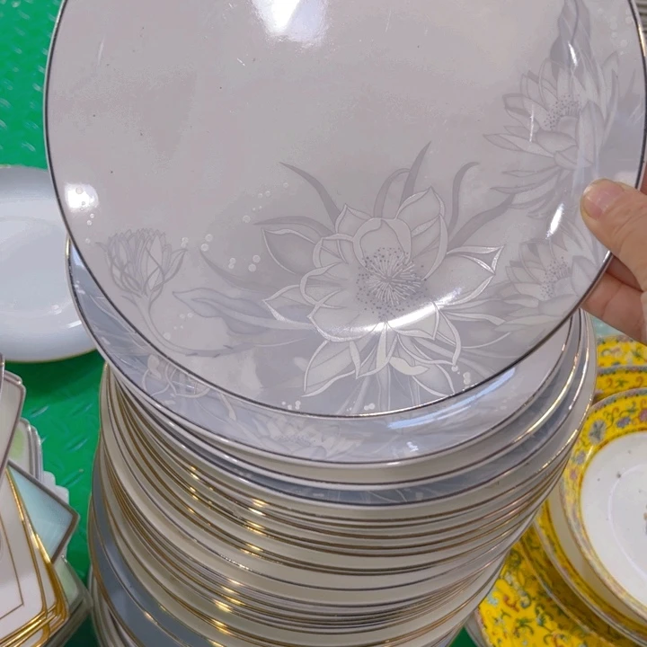 瓷片八寸浅盘四个微瑕