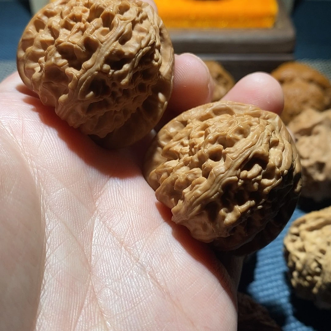 樱****吊坠桃核39微修三角白