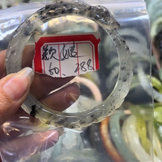 蛇纹石玉手镯未镶嵌颖*蛇镯
