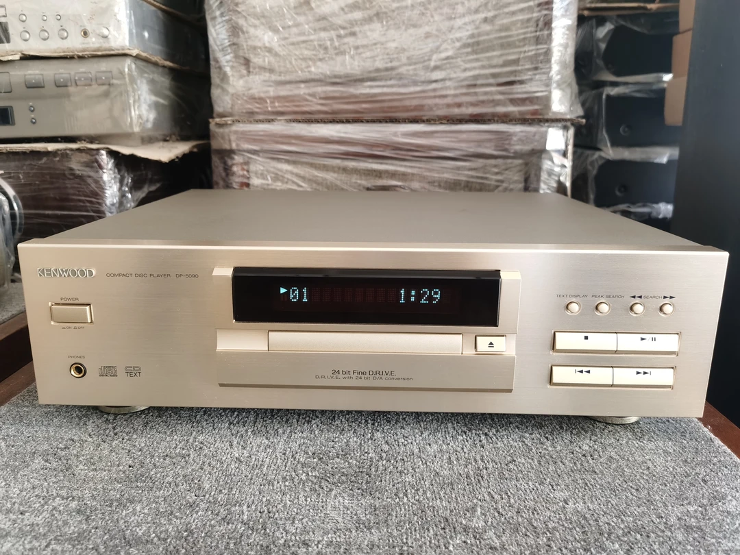 建伍CD机5090，使用220伏，不包邮，不支持七天无理由退换