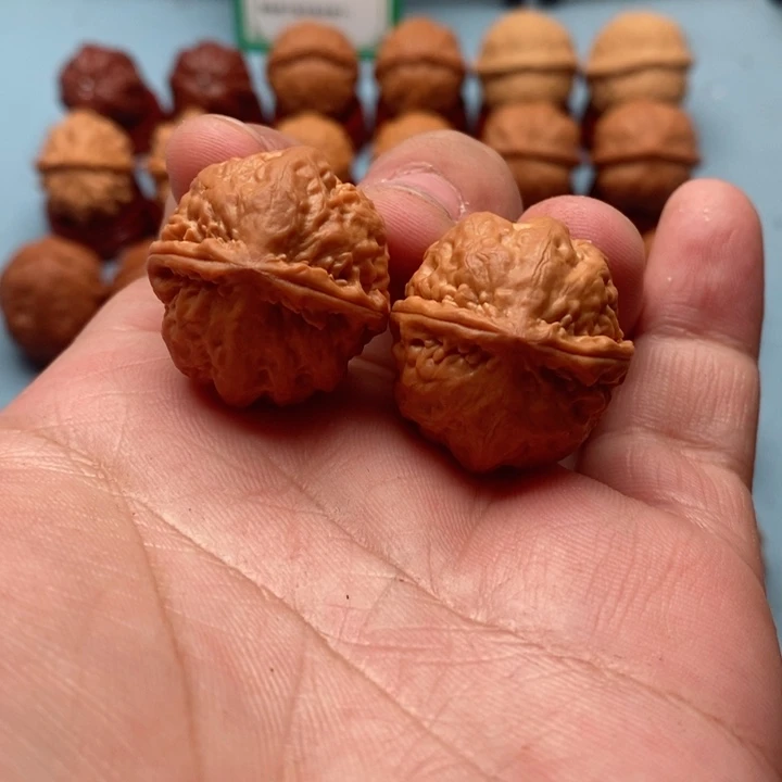 文玩核桃把件肉龙