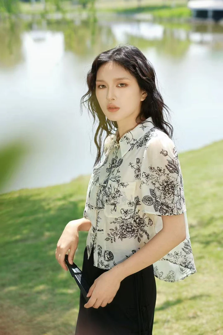 玛丝恩迪夏款印染国风复古短袖衬衫新中式风格浪漫印花