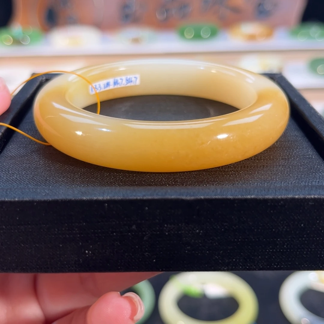 和田玉未镶嵌手镯金橘糖