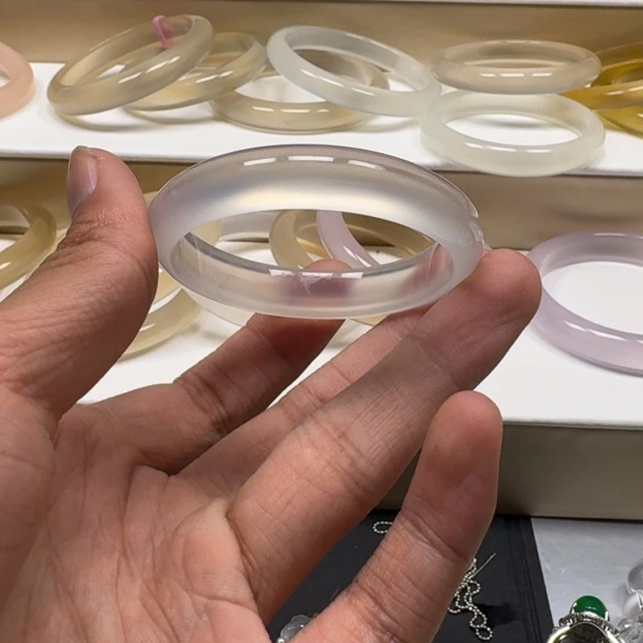 玛瑙/玉髓手镯未镶嵌白****?11