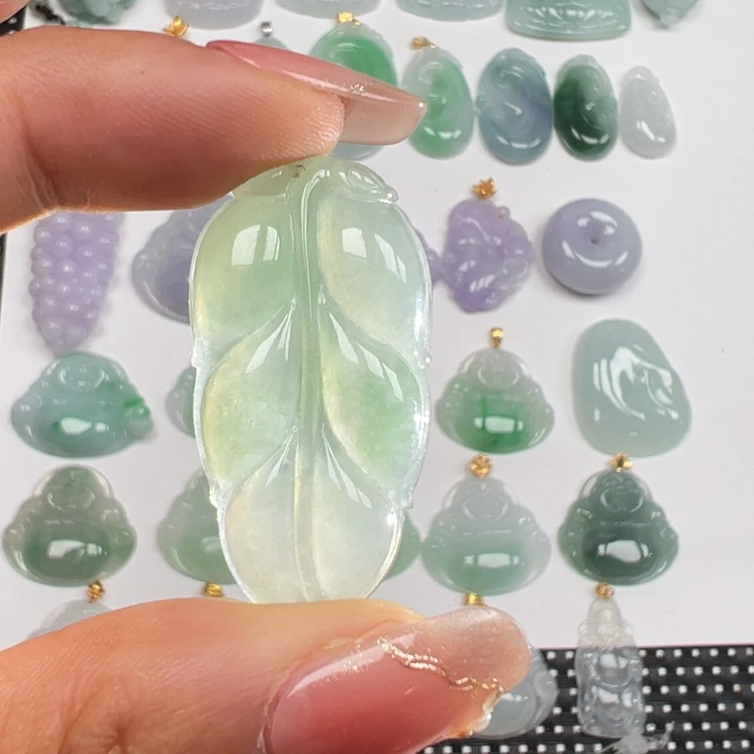 翡翠未镶嵌颈饰冰绿叶子