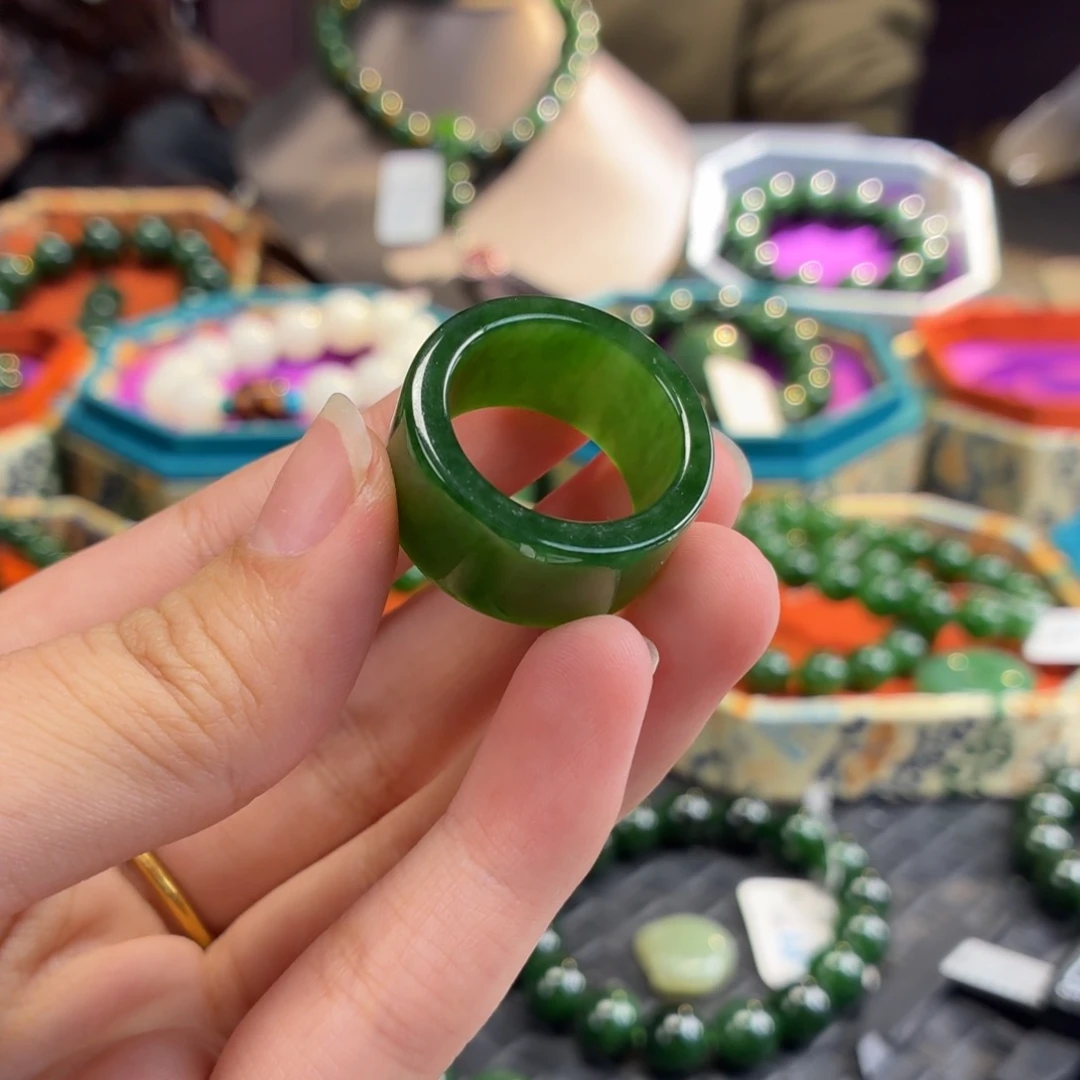 七***。和田玉（碧玉）未镶嵌戒指