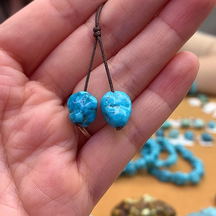 未镶嵌绿松石原矿