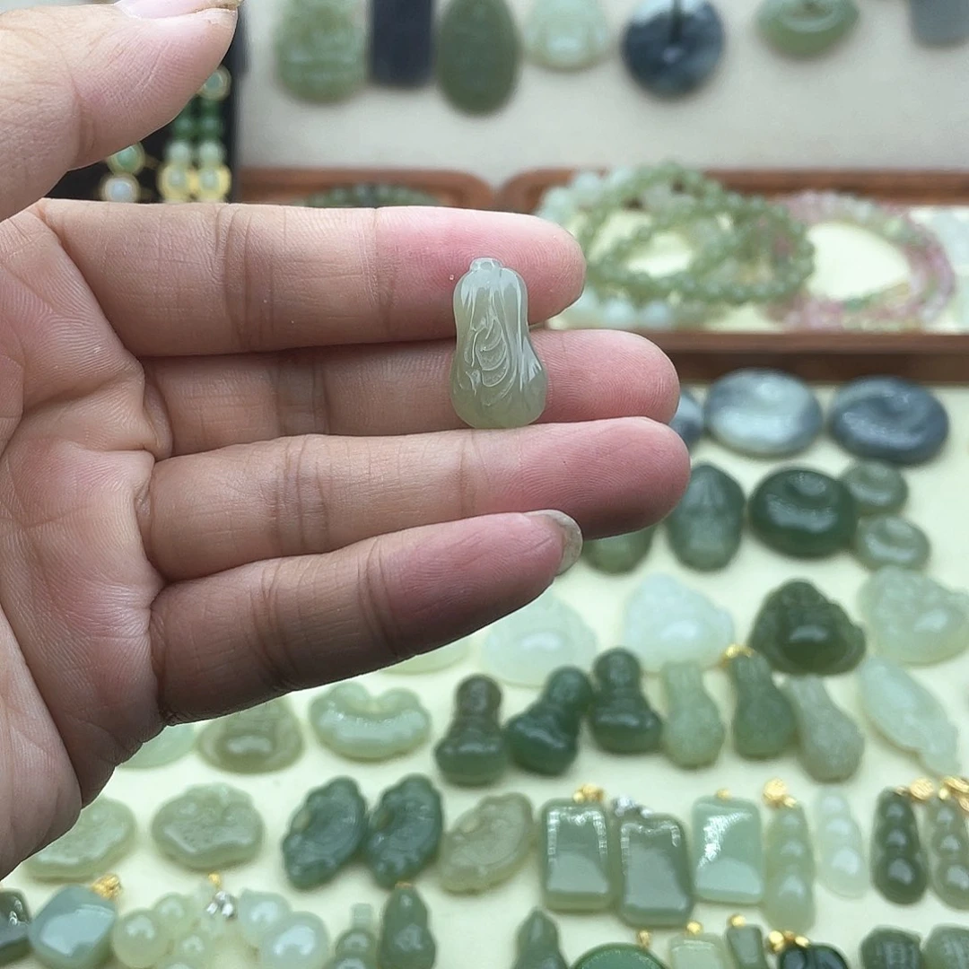 和田玉未镶嵌吊坠(不含链)