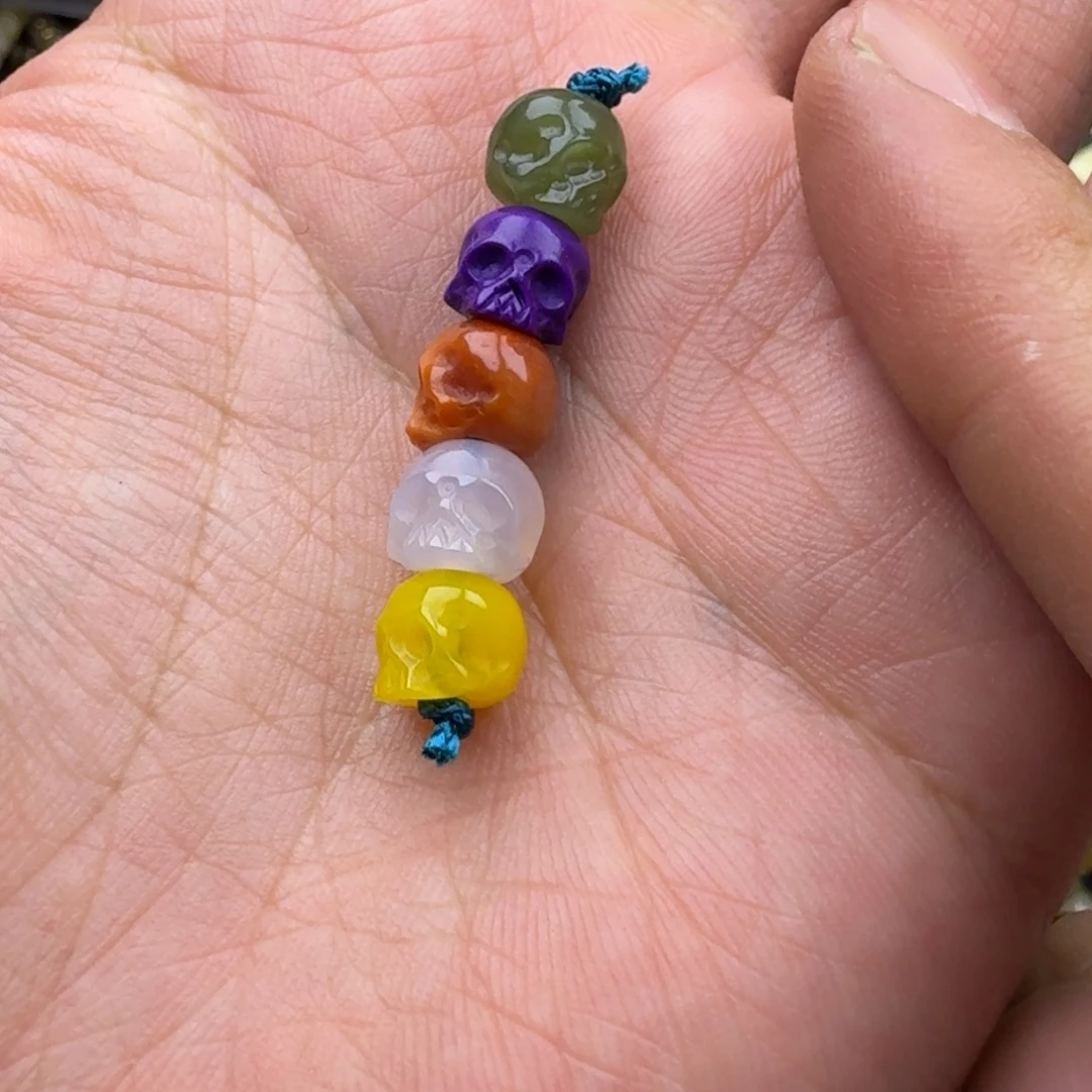 和田玉（糖玉）未镶嵌挂件彩虹骷髅一组随机发