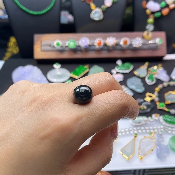 翡翠未镶嵌颈饰翡翠路路桶