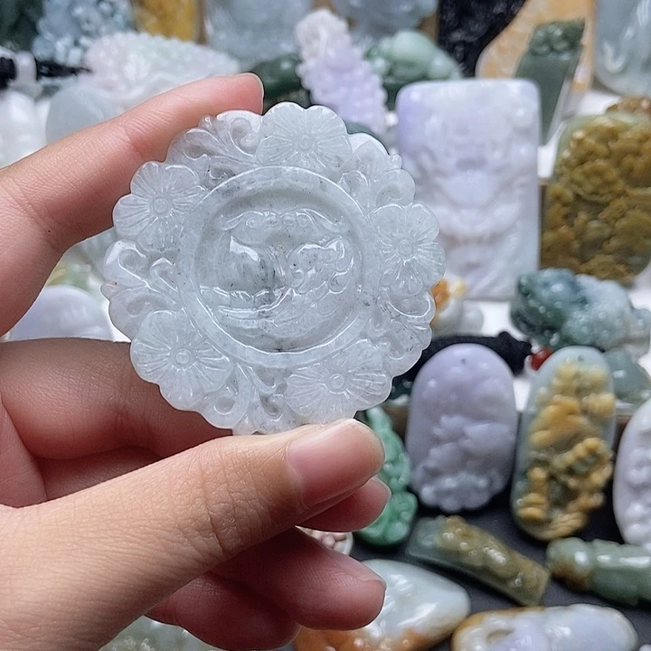 翡翠未镶嵌颈饰翡翠