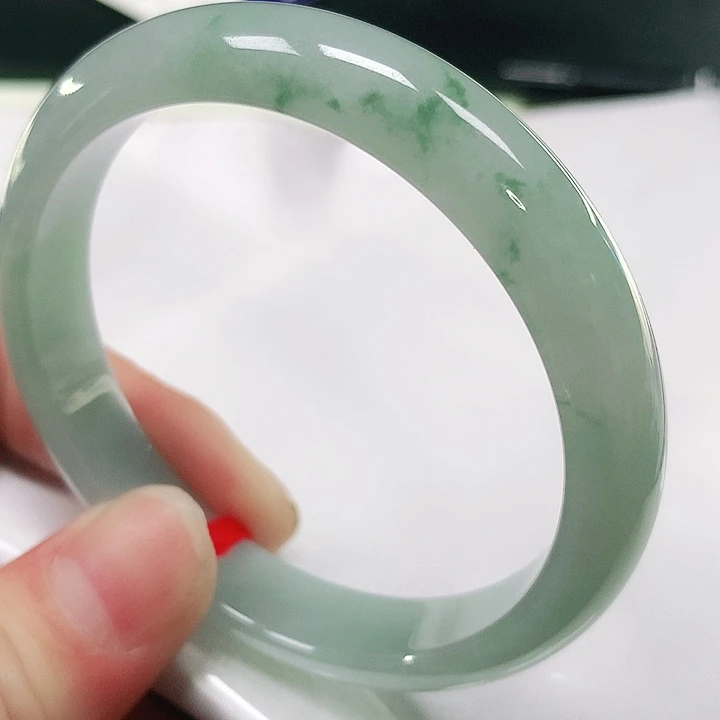翡翠手镯（圆镯）未镶嵌翡翠手镯未镶嵌