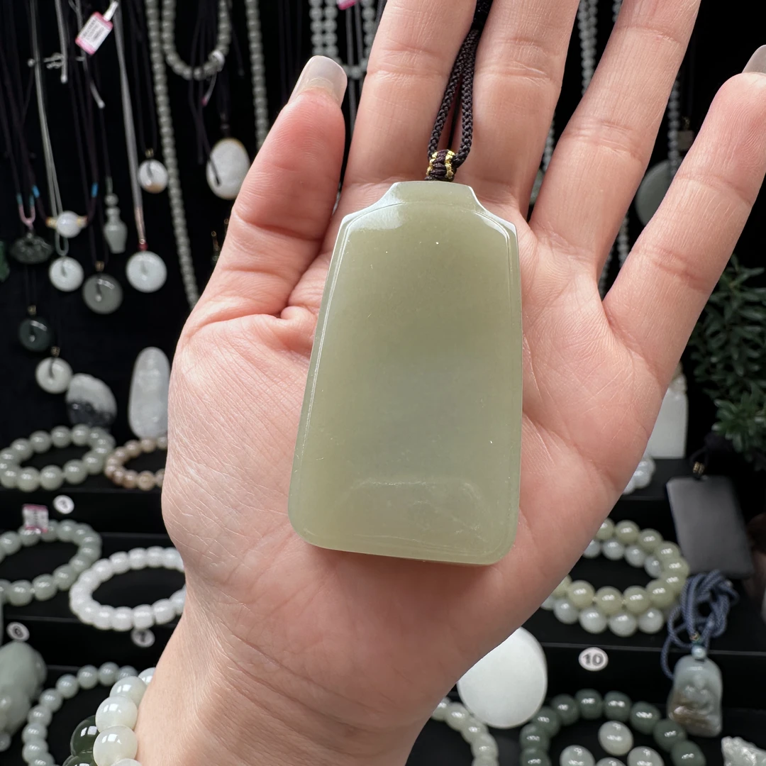 天然和田玉新疆且末青黄口无事牌