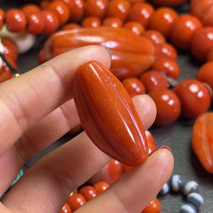 颈饰琉璃昵***置琉璃…………