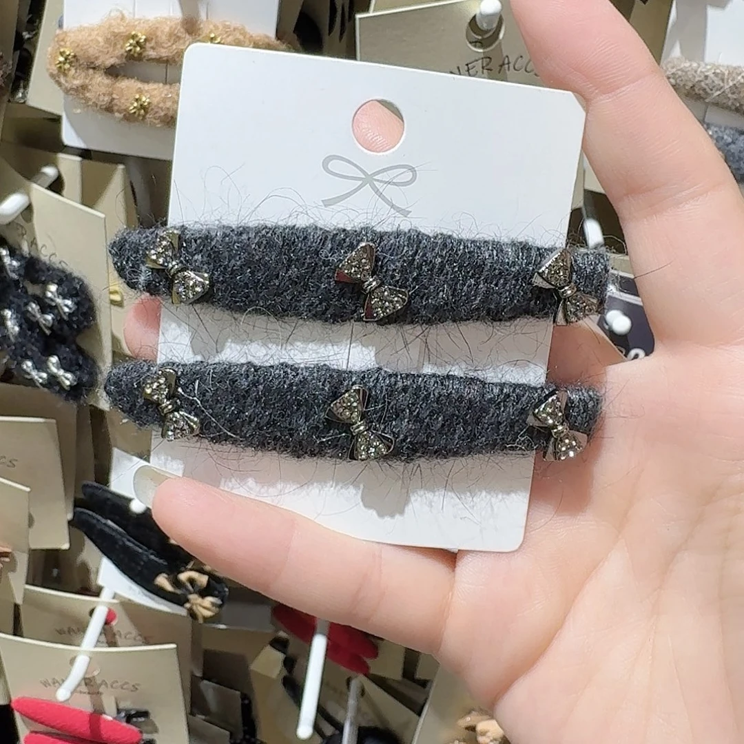 非金属深灰蝴蝶结拜拜