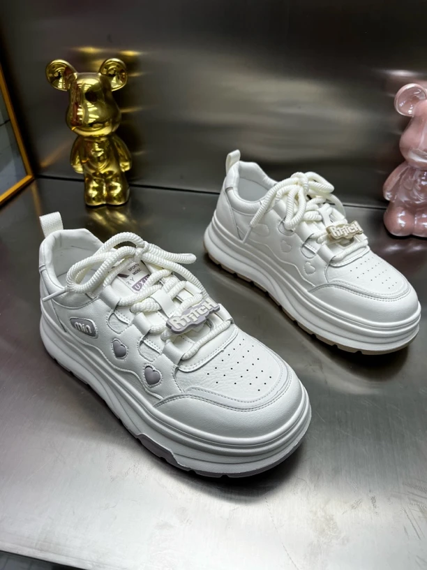 8897时尚潮流百搭春季休闲小白鞋