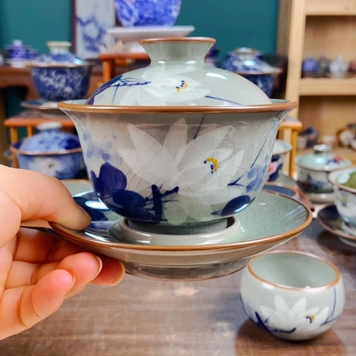 瓷片手工制作工艺精湛等