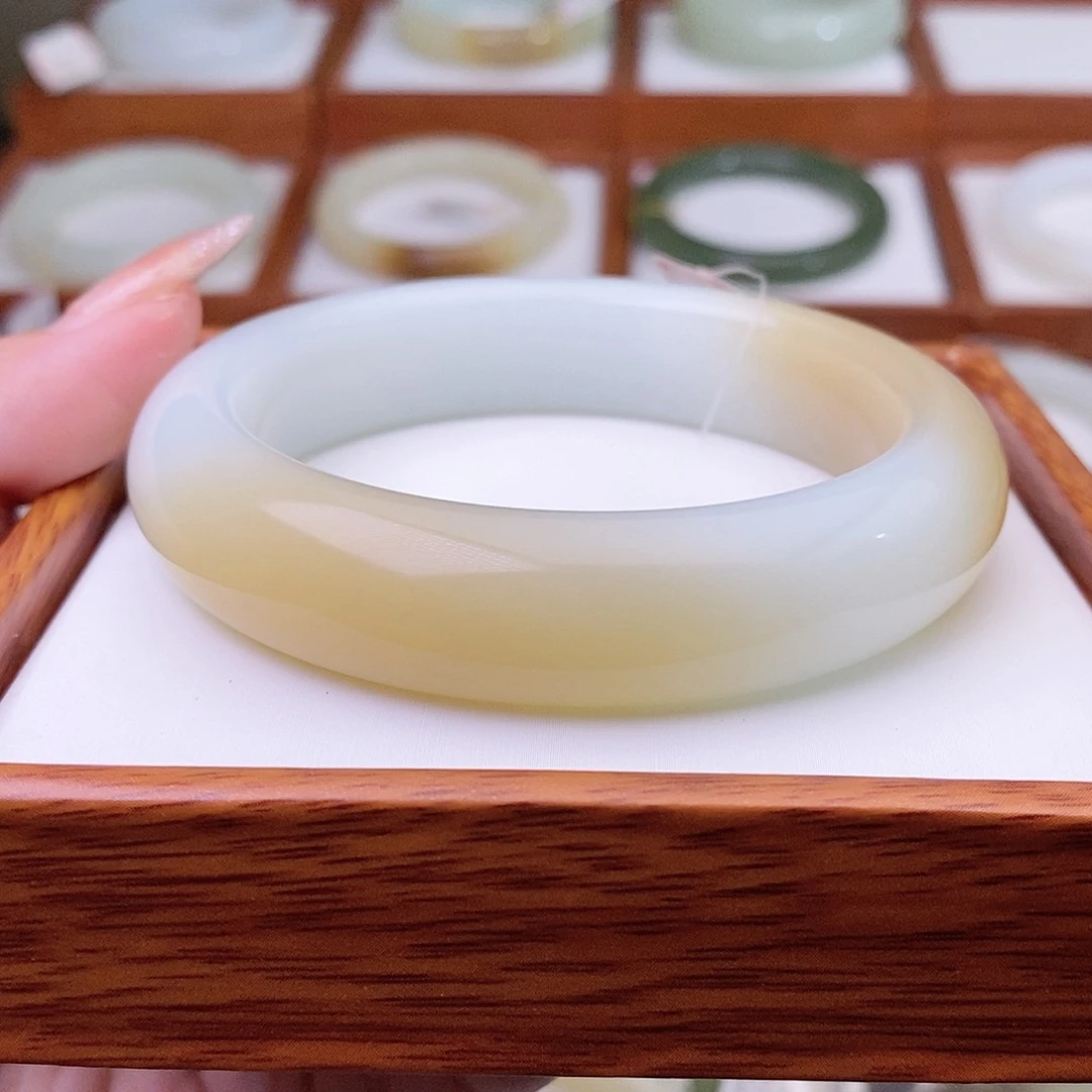 和田玉手镯未镶嵌57.8