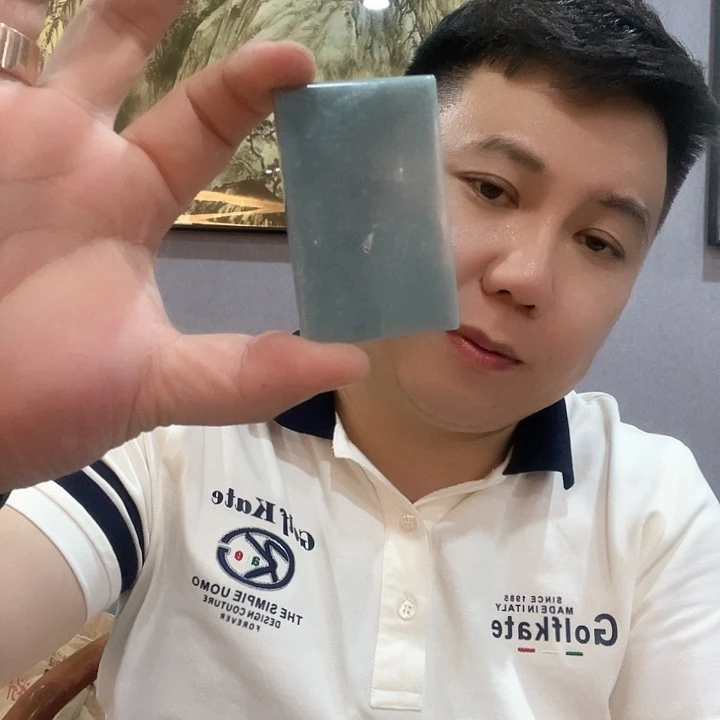 颈饰未镶嵌翡翠反反复复