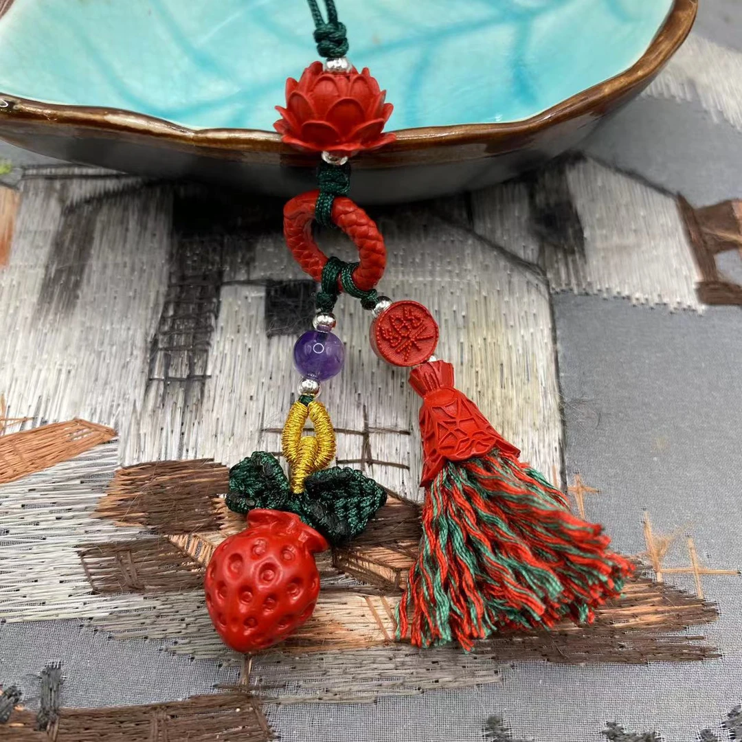 含辰砂工艺品高含量朱砂红砂设计款草莓手机挂爆款送礼