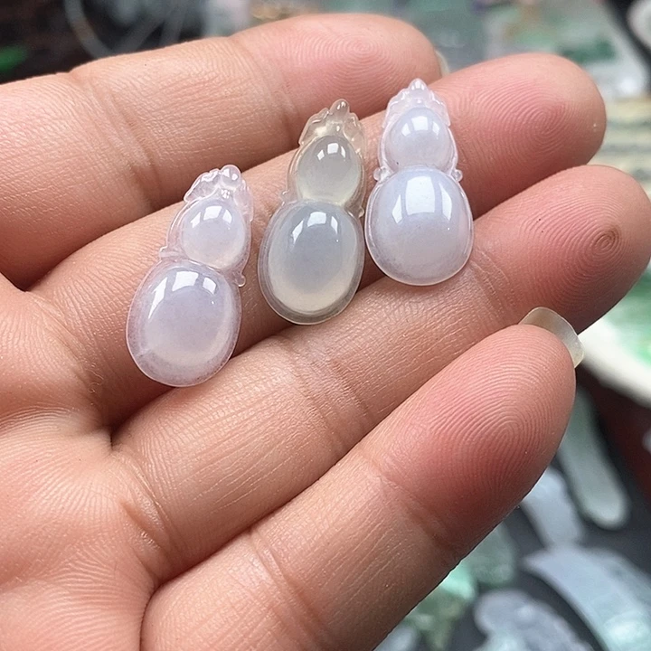 吊坠(不含链)未镶嵌翡翠一个60