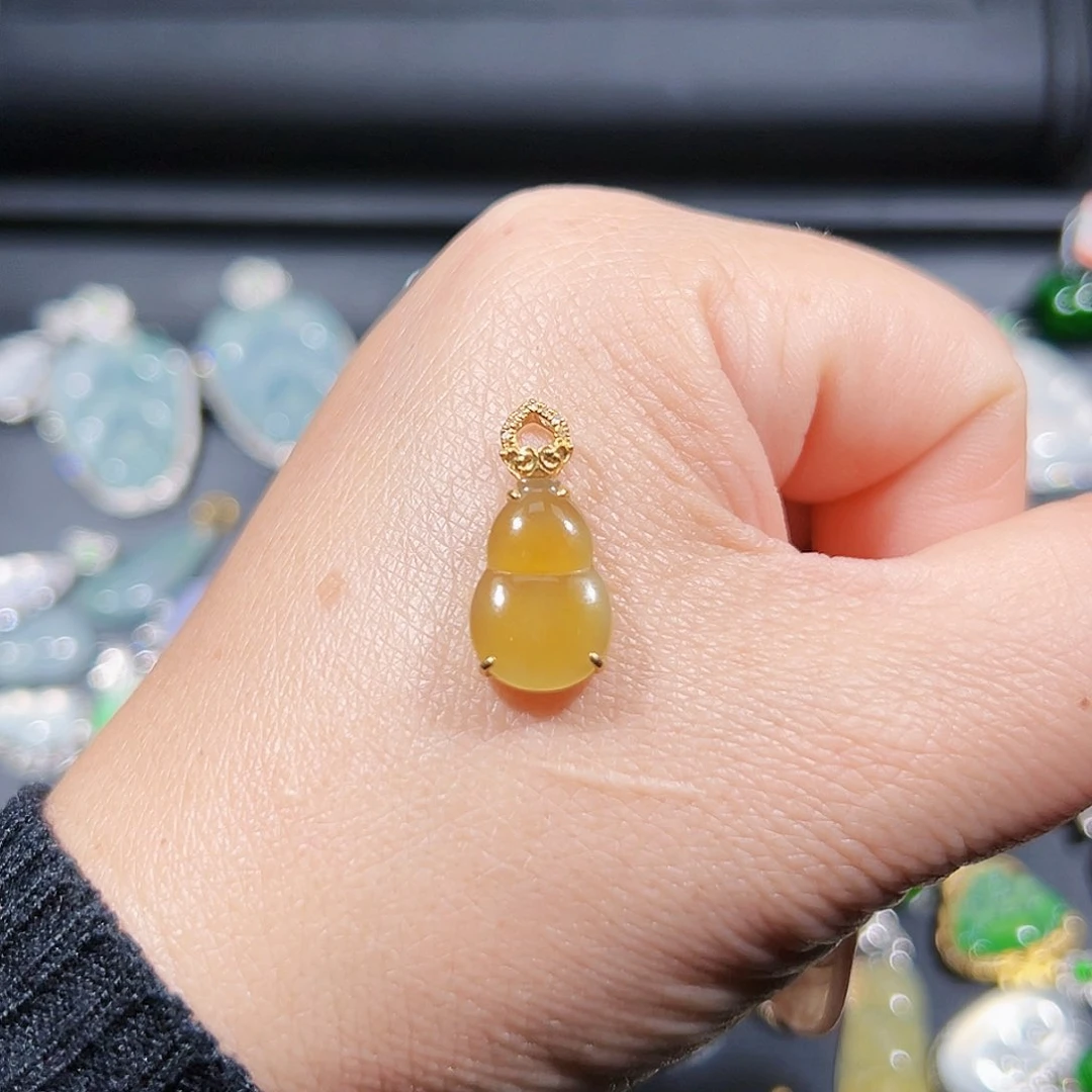 翡翠吊坠(不含链)18K金镶嵌