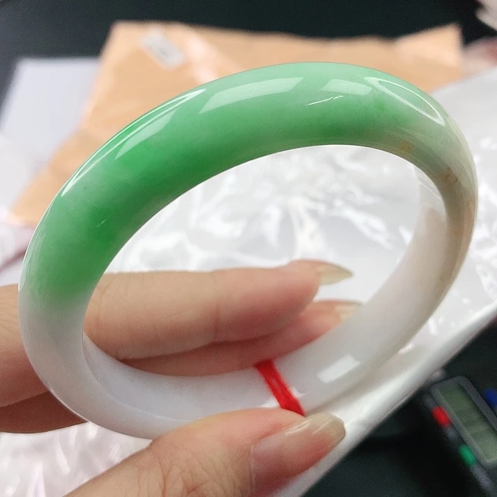 未镶嵌手镯翡翠，156