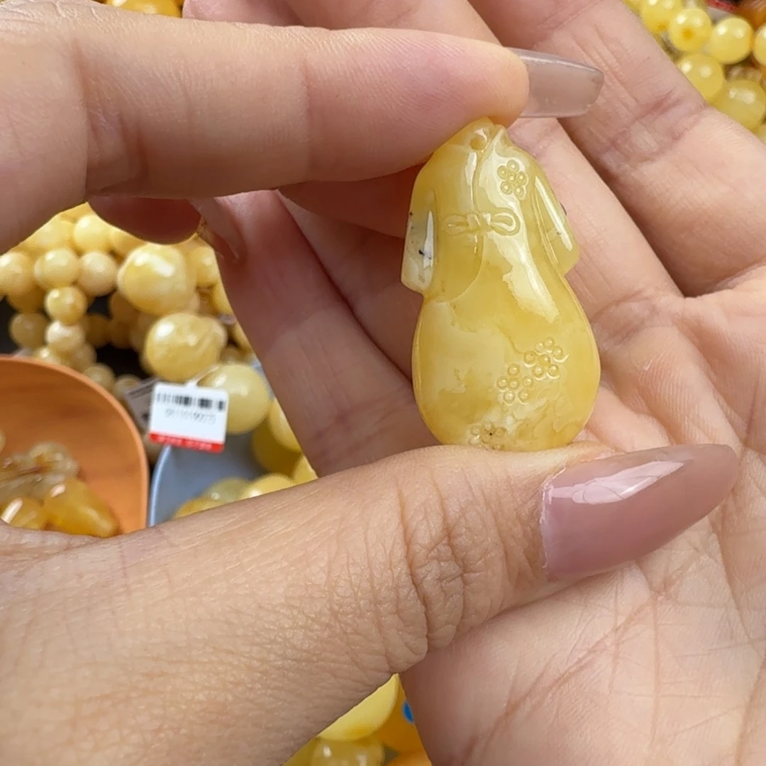 琥珀未镶嵌珠宝奇石