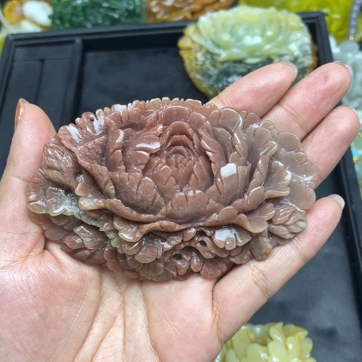 用***洋蛇纹石玉未镶嵌颈饰