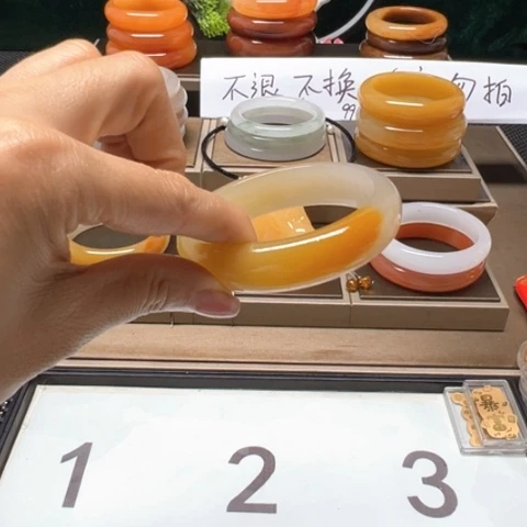 石英质玉（黄龙玉）未镶嵌手镯