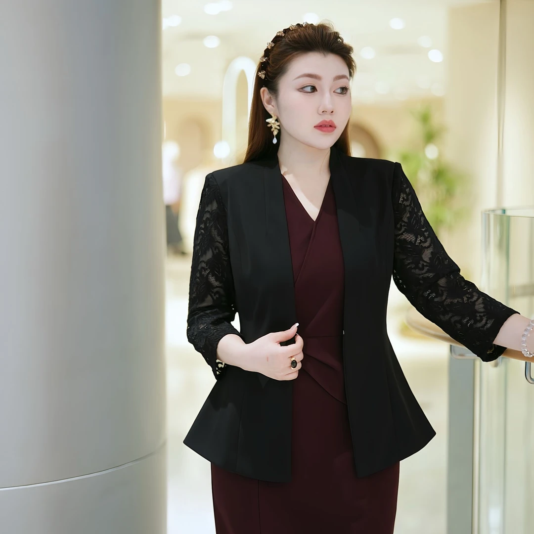 【外套】XYD71677熙芸蕾丝拼接西装质感梭织正肩百搭大码女装外套