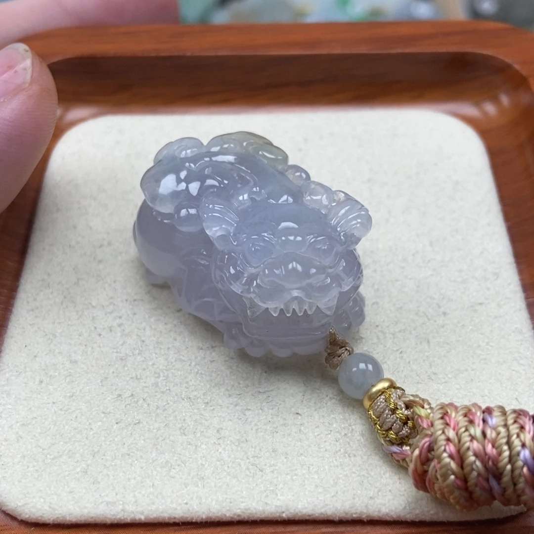 翡翠未镶嵌颈饰如意貔貅吊坠