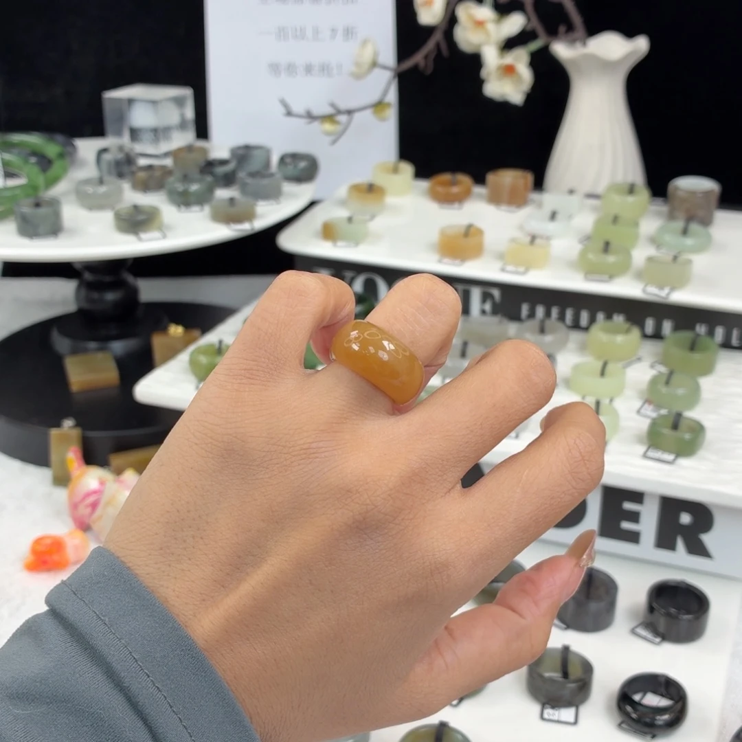 和田玉（糖玉）未镶嵌戒指Q81金桔糖馒头15.6不退换
