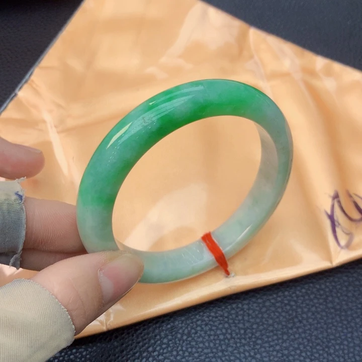 翡翠未镶嵌手镯翡翠手镯