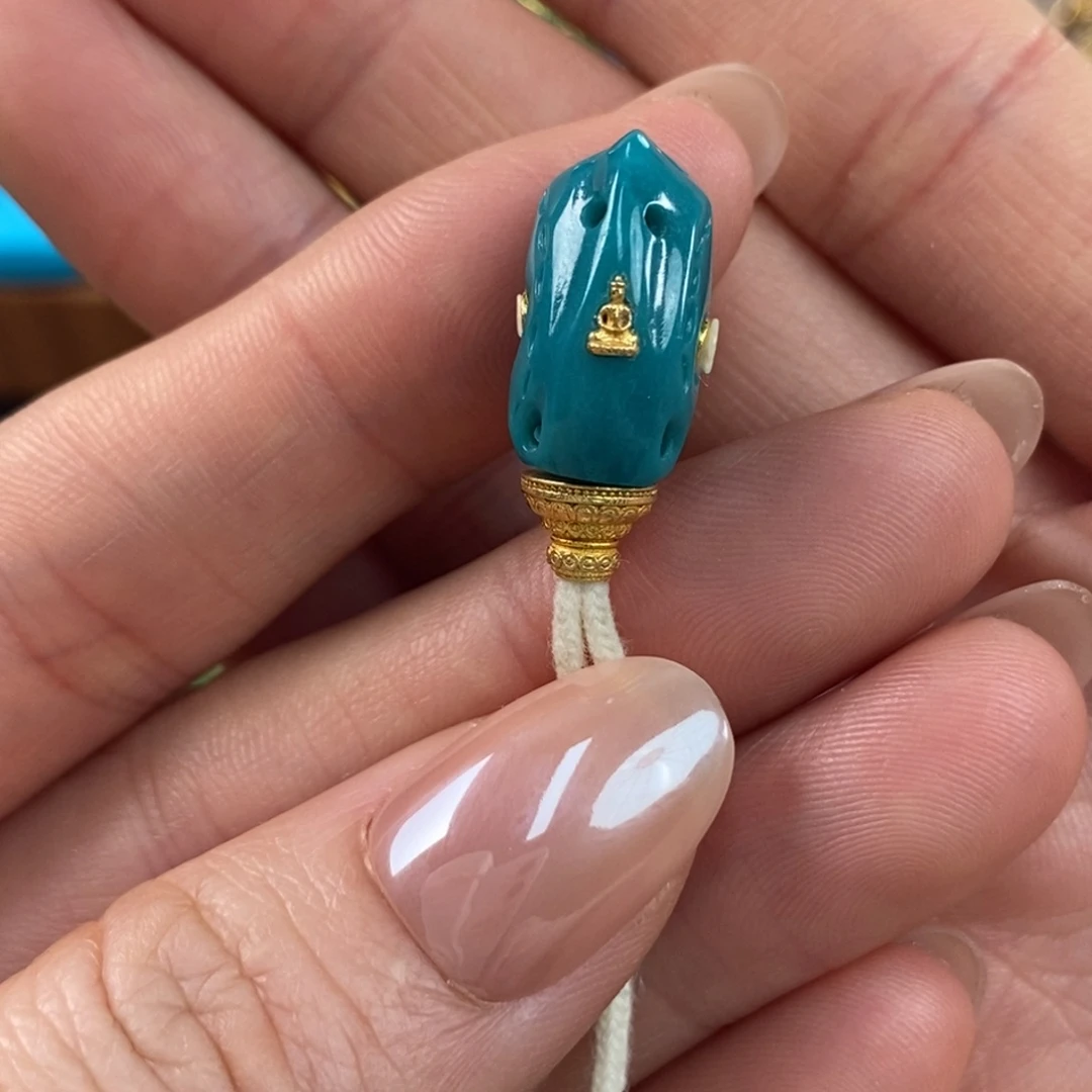 绿松石未镶嵌。佛系三通