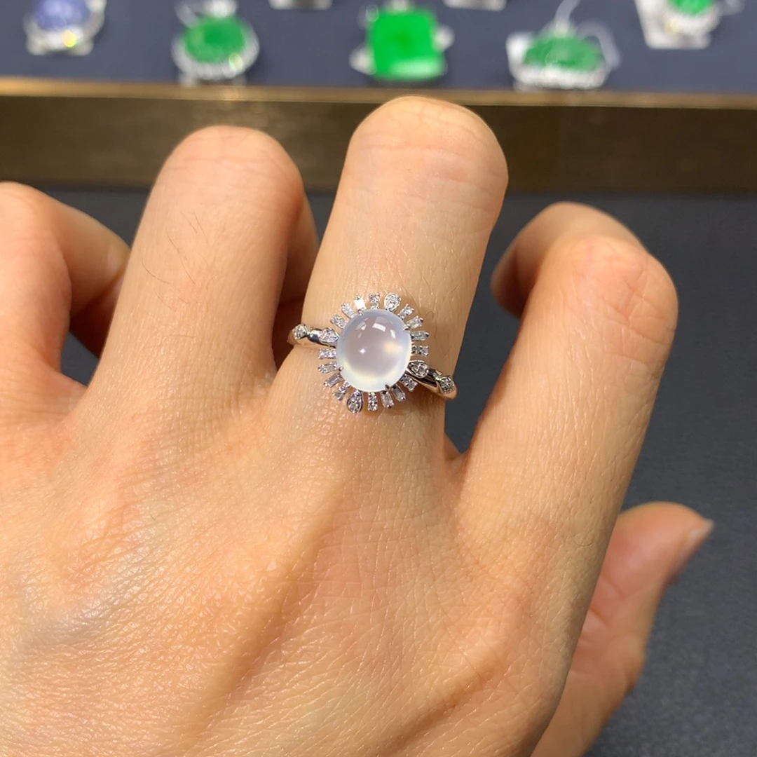 翡翠戒指18K金镶嵌翡翠