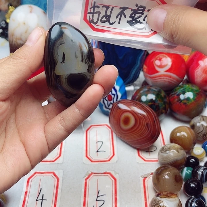 天***祥玛瑙/玉髓未镶嵌珠宝奇石