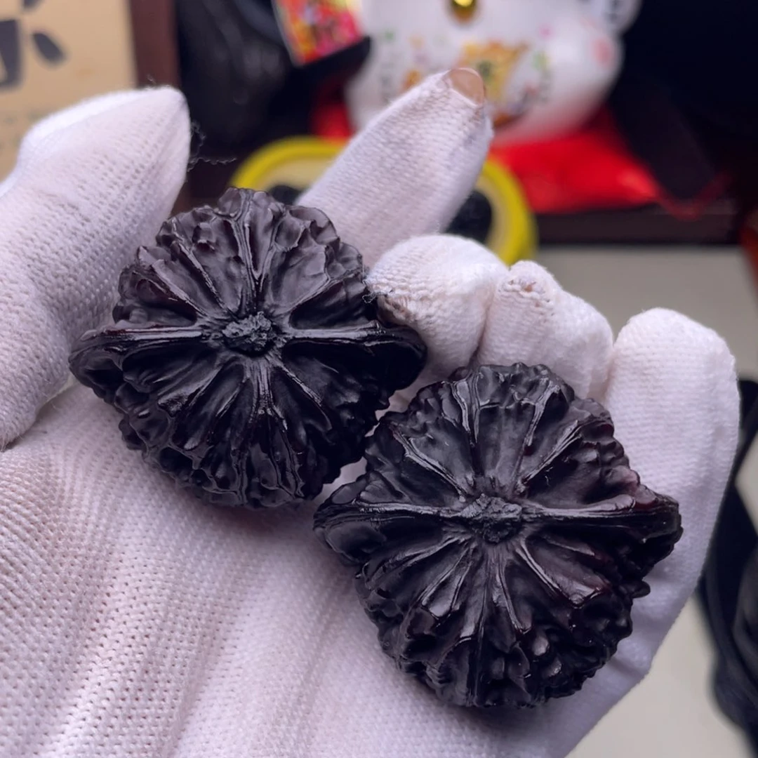 文玩核桃把件宫灯