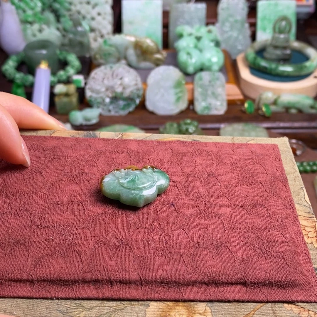 对***梁翡翠未镶嵌挂件111111111111