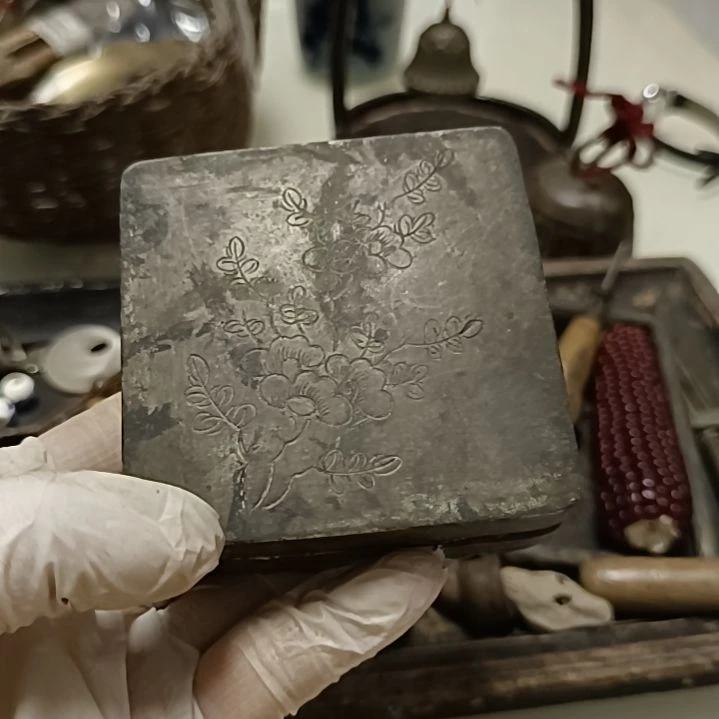 神***奇大叶紫檀（黑酸枝木类）梅花铜墨盒1个