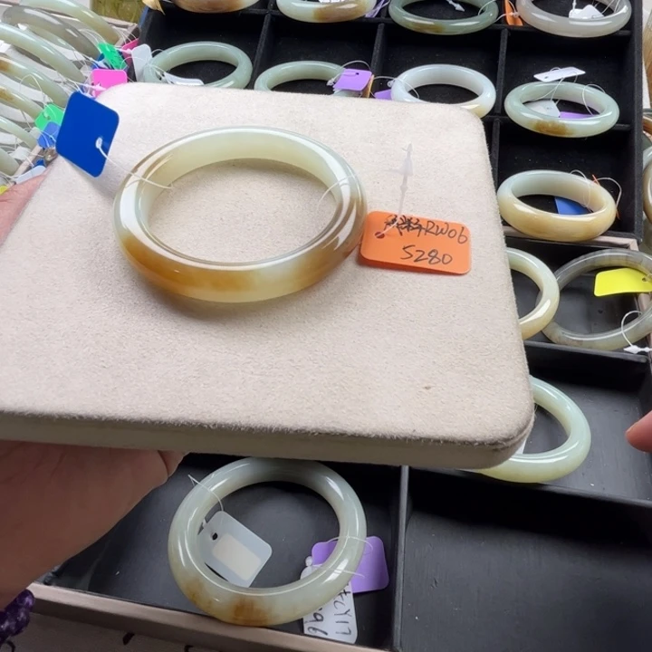 未镶嵌手镯和田玉玲珑美镯53