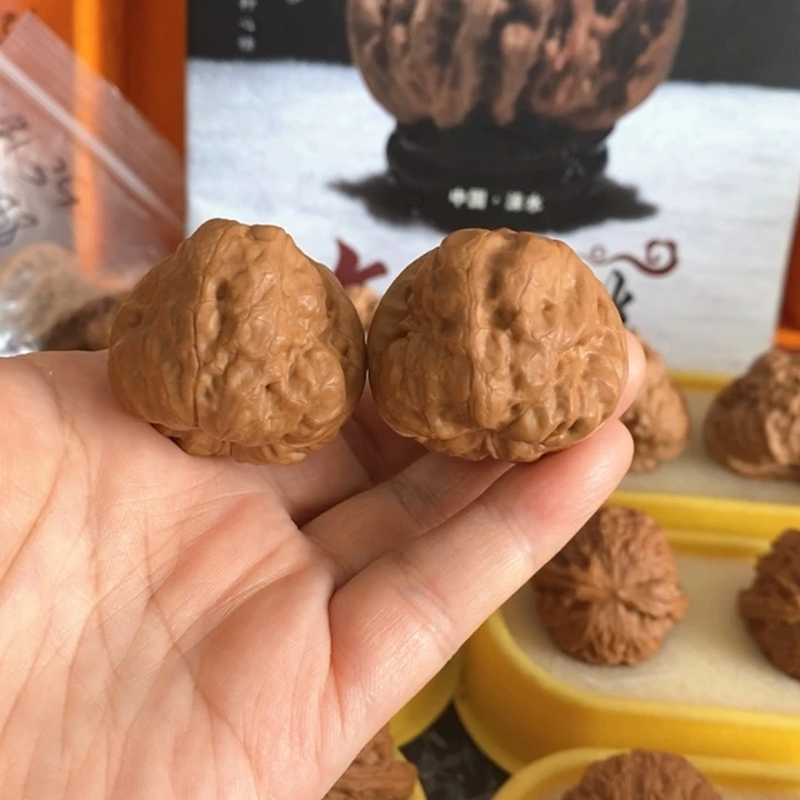 文玩核桃把件古蝉精对 35 36