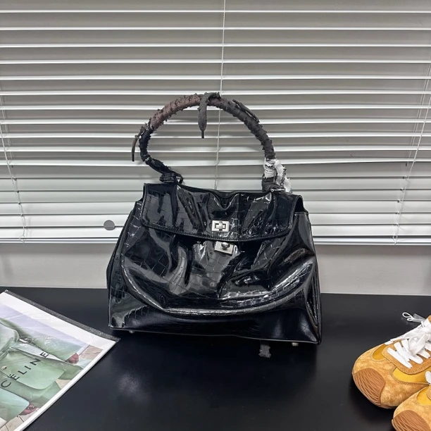 黑色石头纹鞋带托特包包