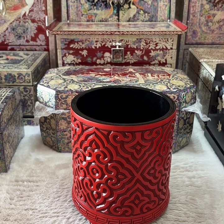 剃红大漆手工笔筒收藏