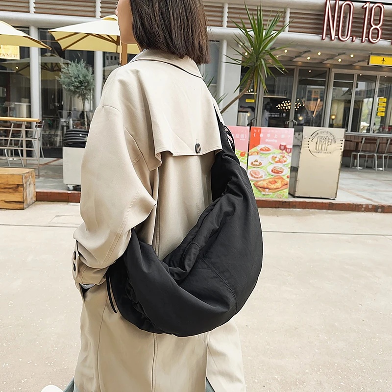 2025新款百搭工装大容量斜挎包女通勤包男女单肩包饺子包潮牌包韩