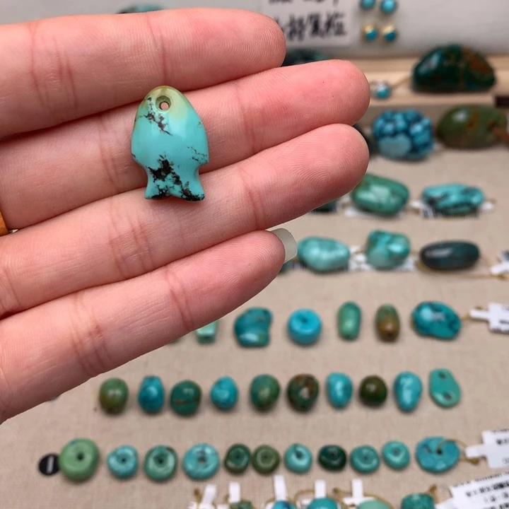 绿松石未镶嵌珠宝奇石