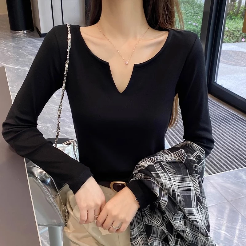 JS百搭简约款女春秋内搭长袖新款修身V领设计感纯色打底衫上衣A8