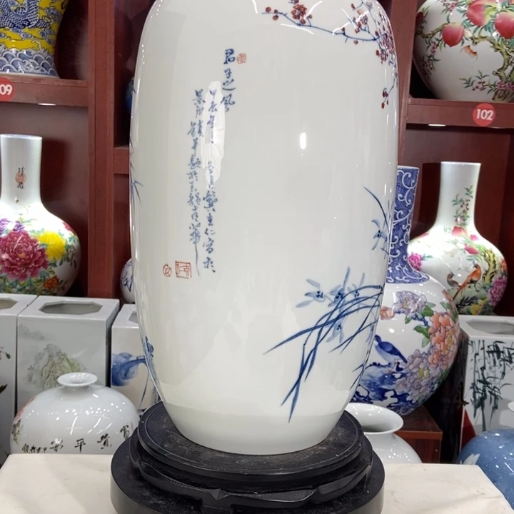 景德镇陶瓷艺术品闲**步