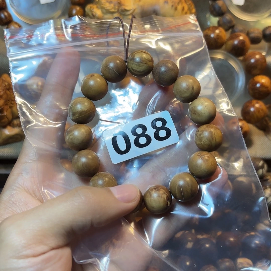 檀香木瑕疵碳化老山檀香1.5–088