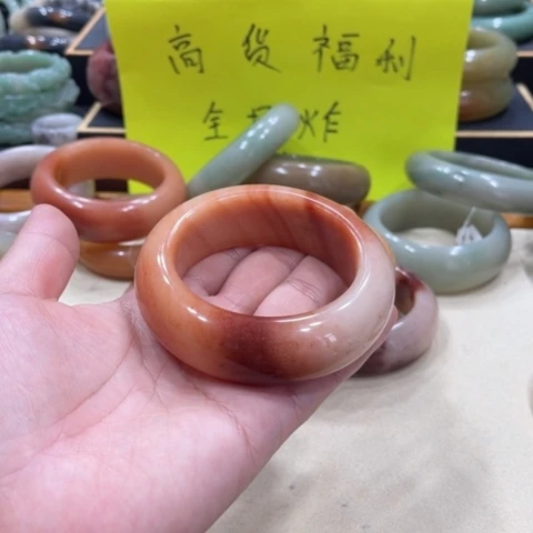 未镶嵌手镯石英质玉